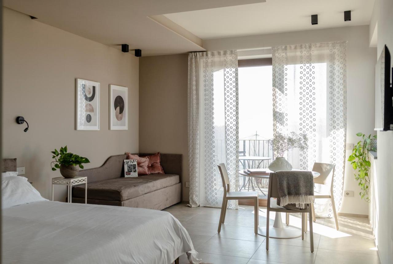 Diano dʼAlba Il Cortile Suites מראה חיצוני תמונה